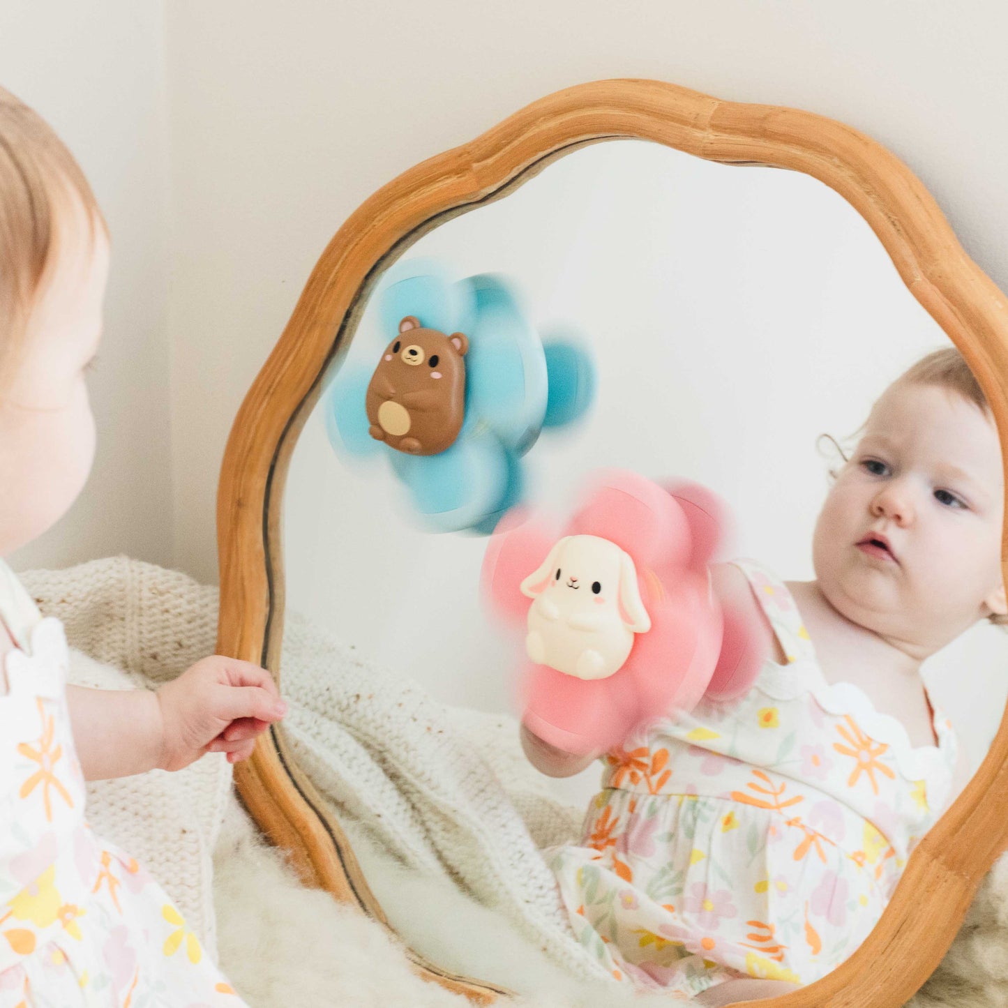 SENSORY SPINNER - BUNNY