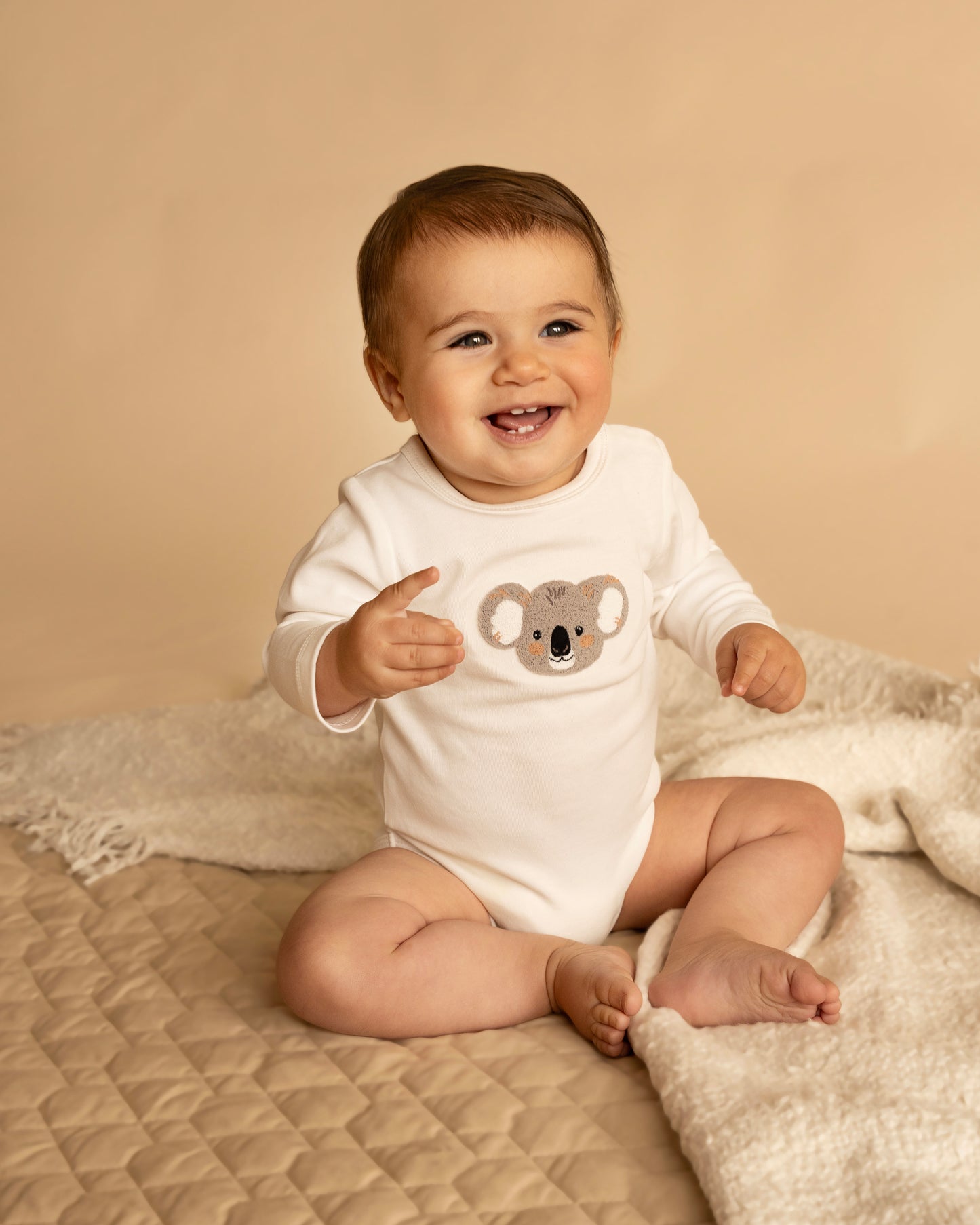 CHARLIE KOALA ORGANIC LS BODYSUIT - CLOUD