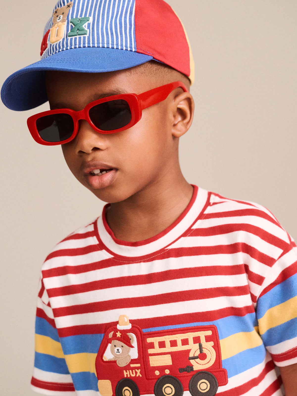 FIREMAN HUX STRIPE TEE - RACER RED ALMOND MILK